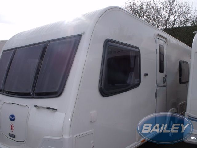 Alu-Tech N/S Front Side/Ceiling Formed Rail w/ Awn