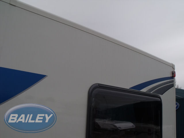 Approach SE Side/Ceiling Rail 2121mm