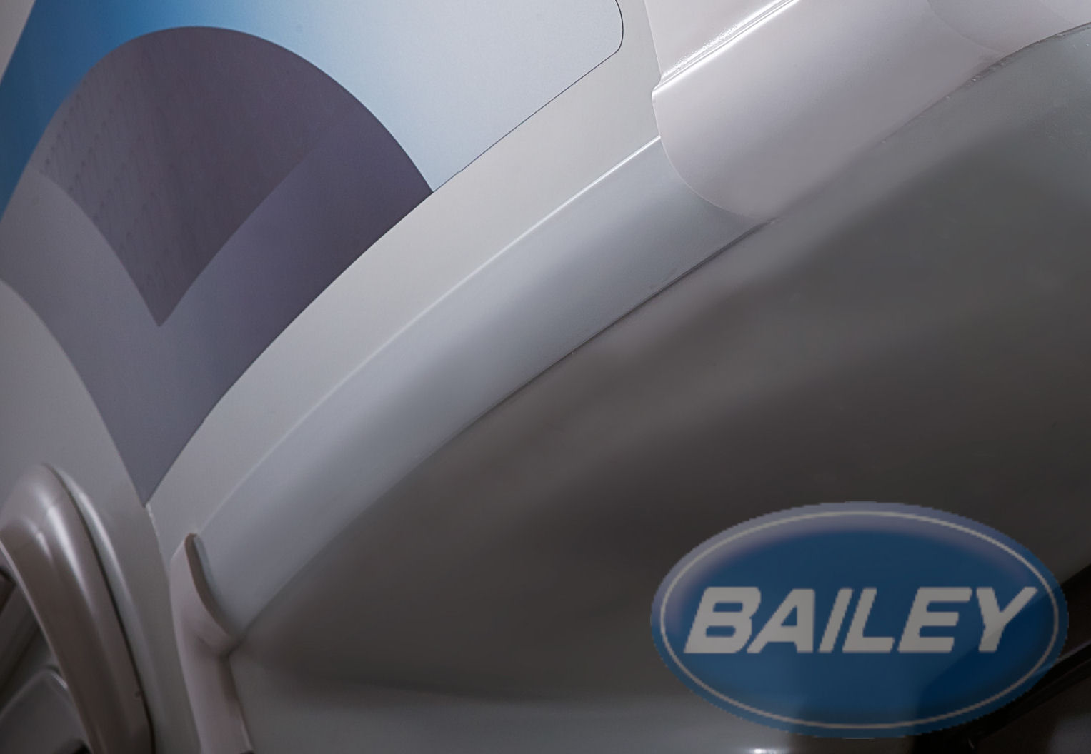 Approach II O/S Interface Formed Rail 747mm White