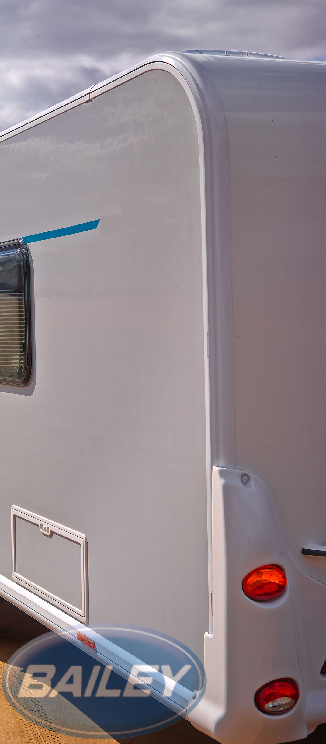 Uni III Peg IV Pur N/S/R Formed Awning Rail WHITE