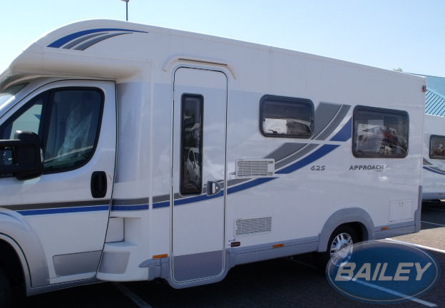 Approach 625SE Complete Bonded N/S Side Panel