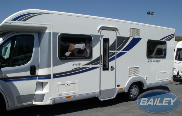 Approach 745SE Complete Bonded N/S Side Panel