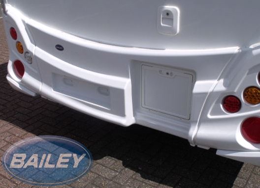 UN3 Cad/Cor Rear Bumper Cut Out (New trim)