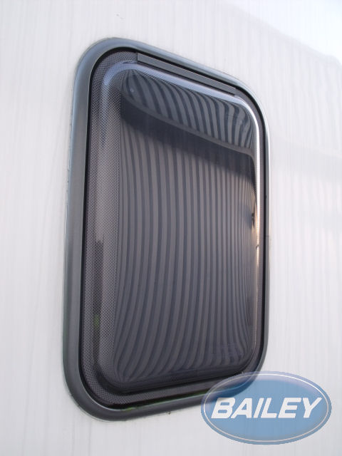 350 x 500 Obscure Polyvision Powder coated window