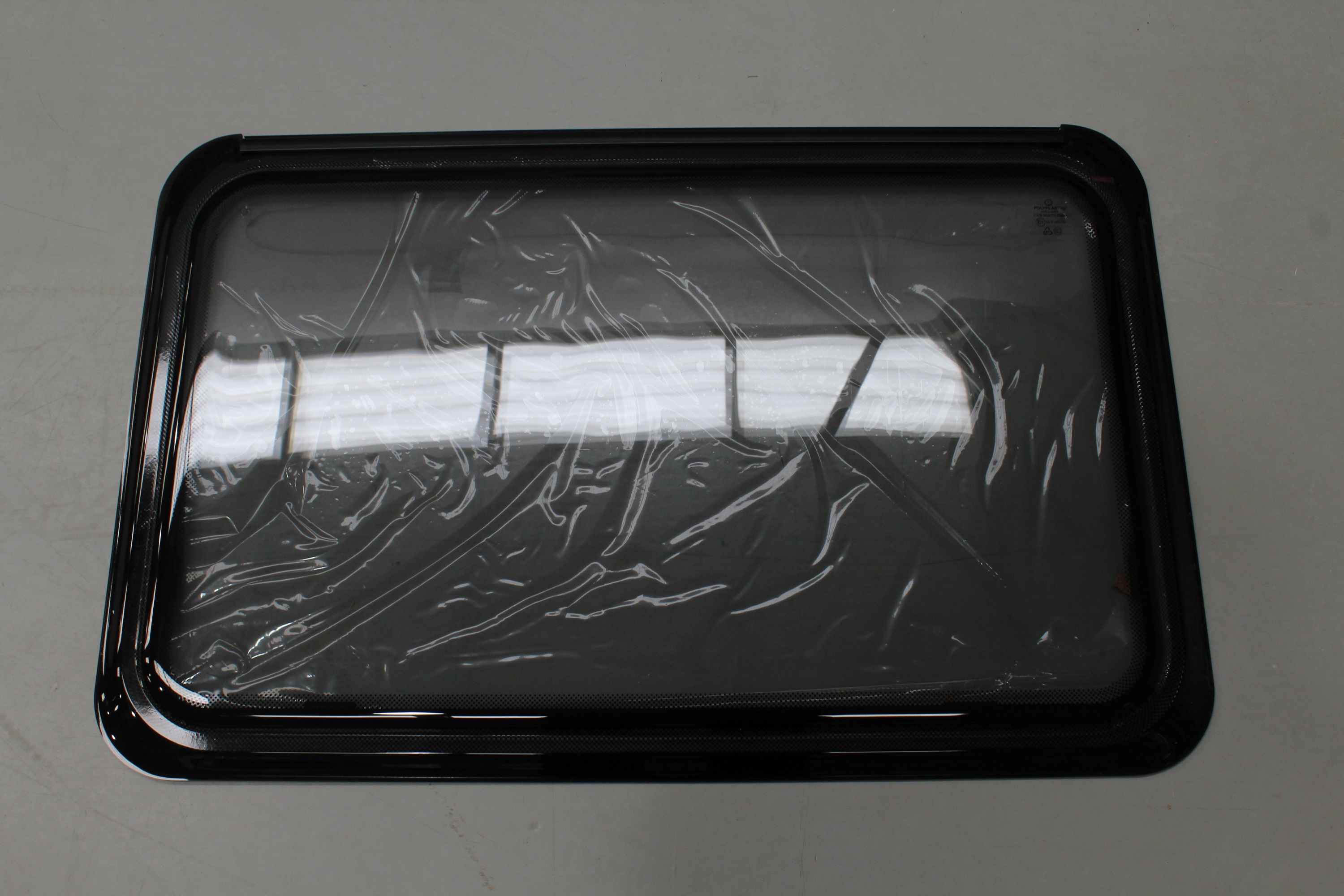 Polyplastic 900 x 550 WIndow
