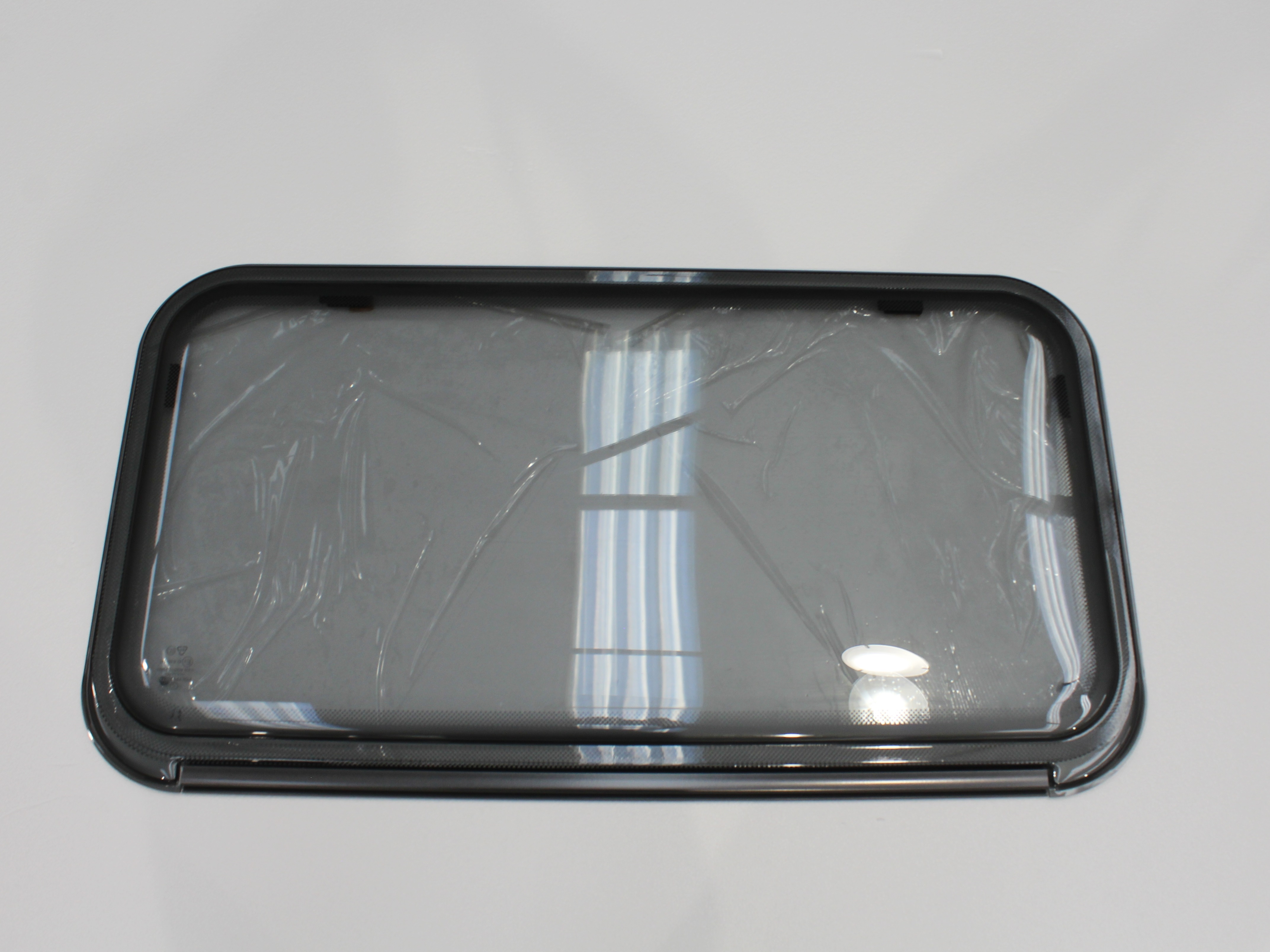 PS4 Window 900 x 450 mm