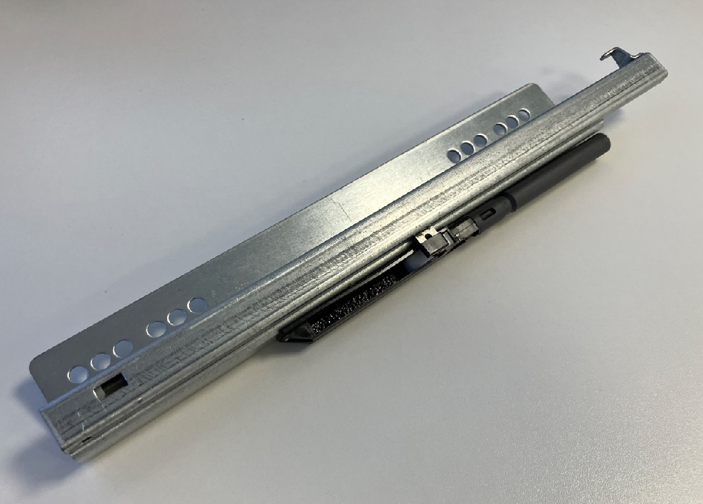 UN4 L/H Drawer Runner 320 mm