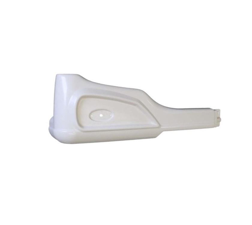 Peg & Retreat O/S Front Bumper Moulding