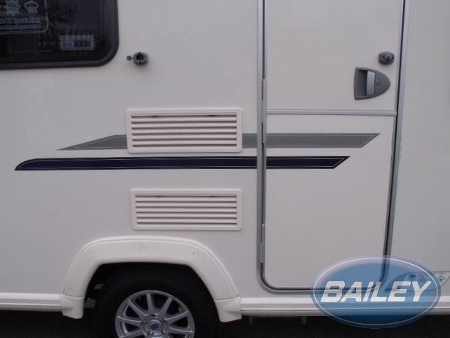 Orion Silver & Blue N/S Middle Stripe Decal