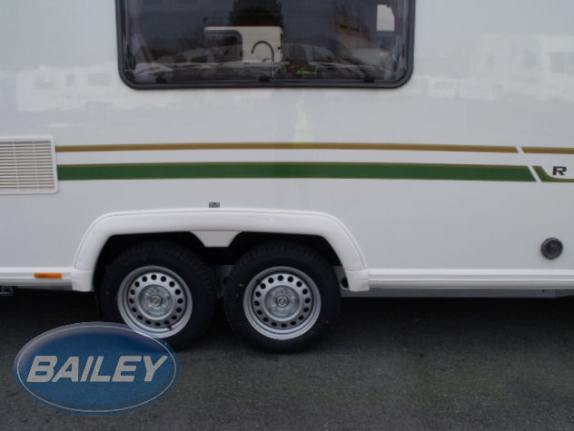 Read more about Retreat Sycamore O/S Gold/Green Main Stripe Decal product image