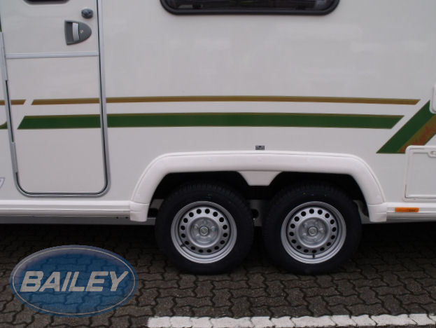 Retreat Willow N/S Gold & Green Main Stripe Decal