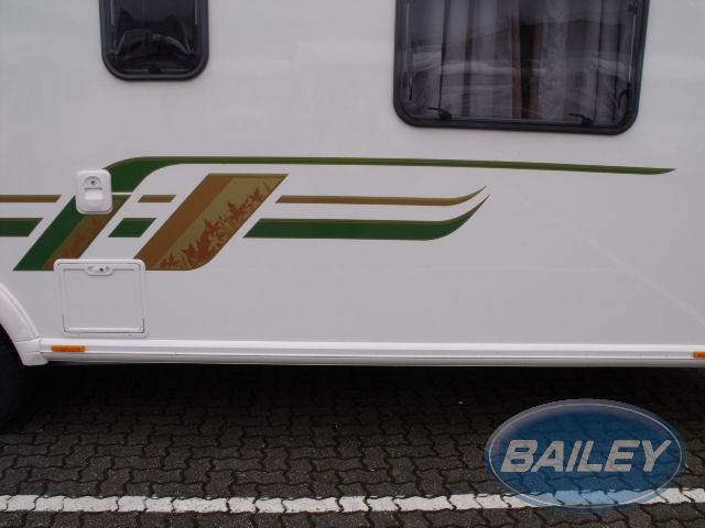 Retreat N/S Rear Green Stripe Decal