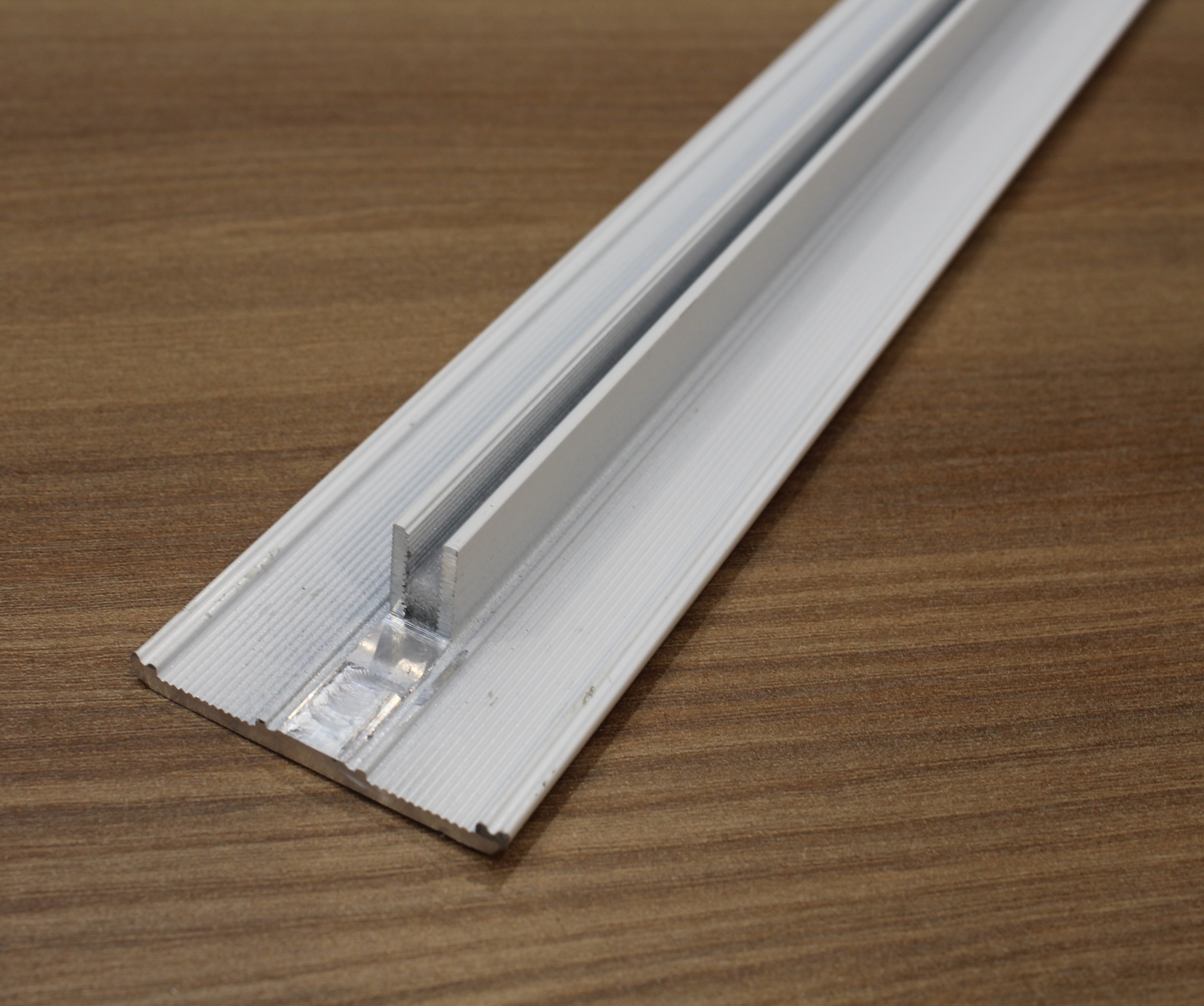 Pursuit & Pegasus IV Roof Joint Rail 2008mm WHITE