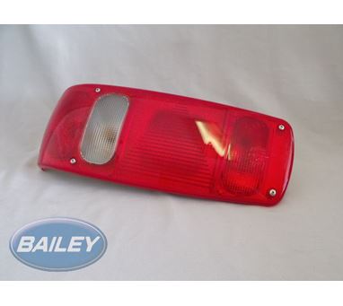 2001/02/03/04 Pageant Rear Light Cluster N/S 