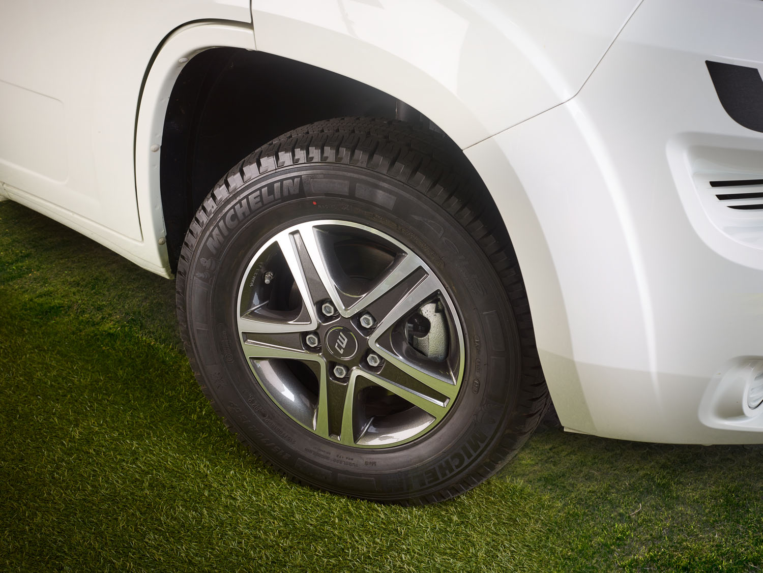 Auto II 225/75R16 CP Michelin 16"  Alloy Upgrade