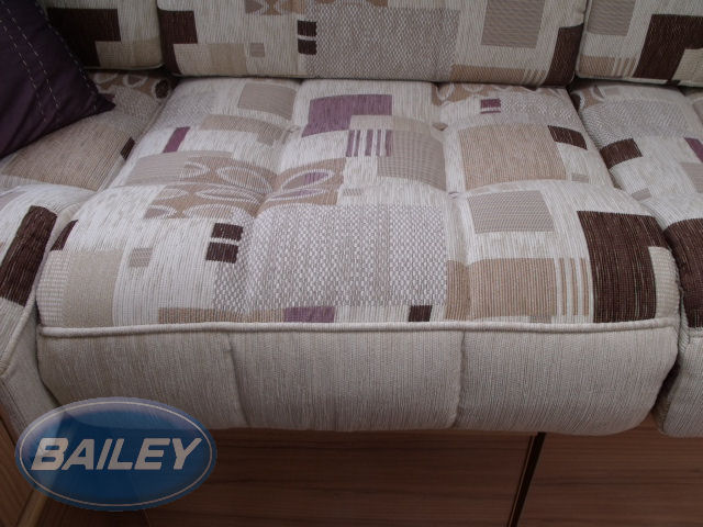 Unicorn Base Cushion 600x665x150/190 O/S Mozart