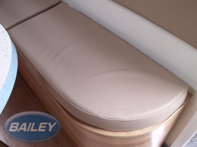 Retreat Willow Breakfast Bar R/H Seat Cushion