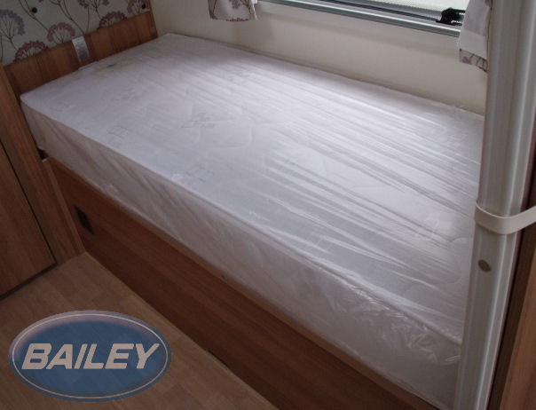 PT1 Pursuit 550/4 N/S Fixed Bed Mattress 1900x690x200mm