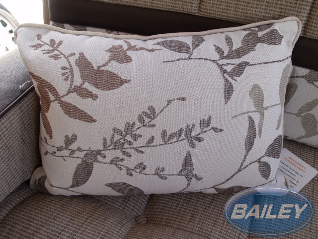 Unicorn III Oblong Scatter Cushion Trafalgar