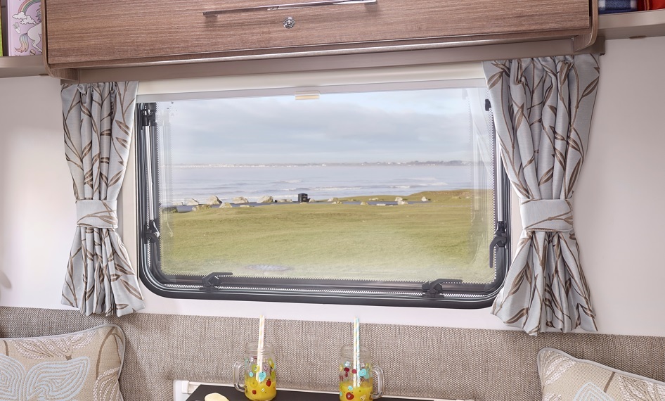 Read more about AE2 Curtain w/ Retainer 800x630mm (Pair) product image