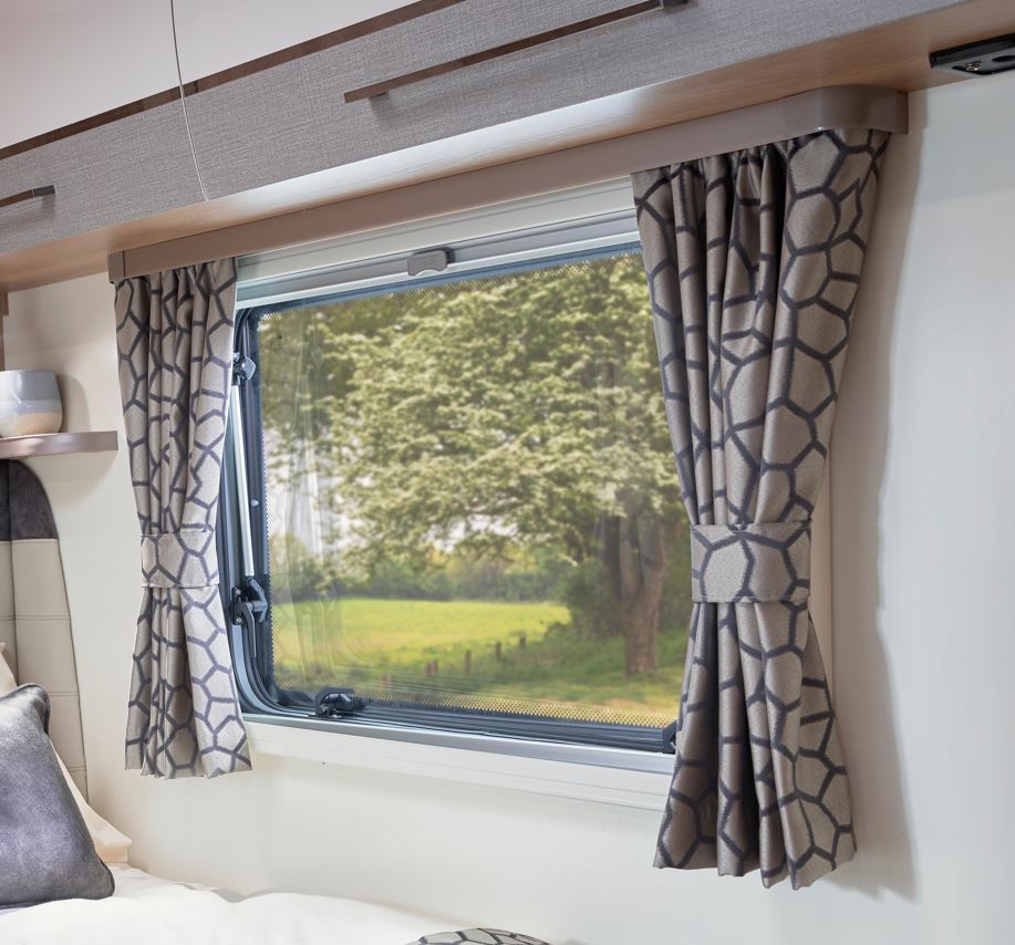 AG1 Curtain 980x630mm Portobello Pair