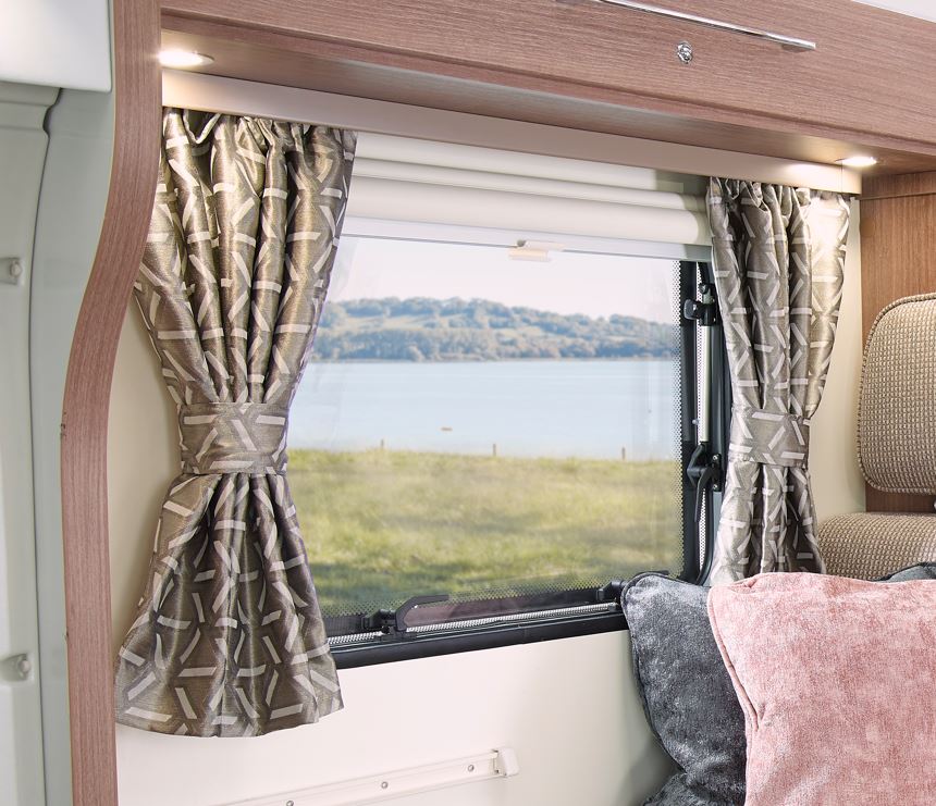 Read more about AL1 Curtain w/ Tie 800x650mm Pair - Wandsworth product image