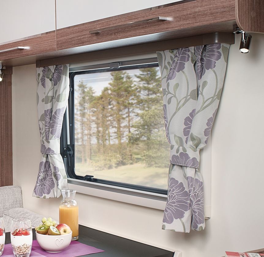 Read more about UN4 Curtain 750x670mm Finsbury (Pair) product image