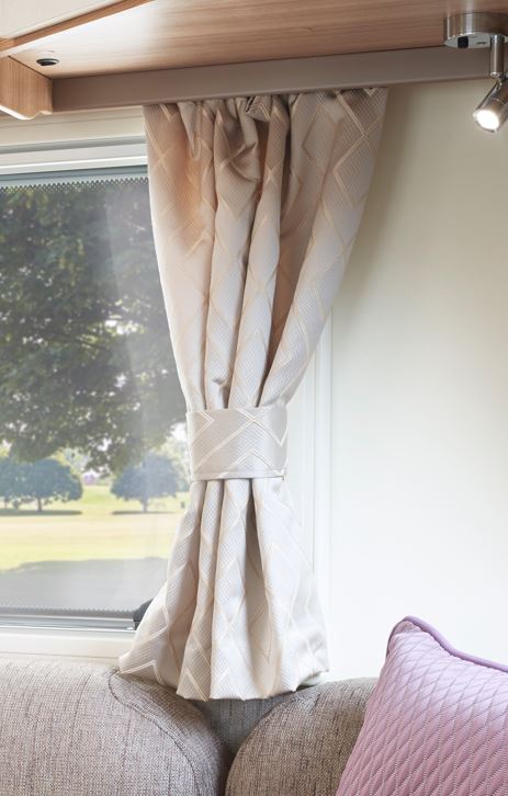 Read more about PSR Curtain w/ Retainer HWx800mm N/S Goldhawk product image