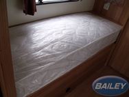 PT1 Pursuit 550/4 O/S Fixed Bed Mattress 1800x690x200mm