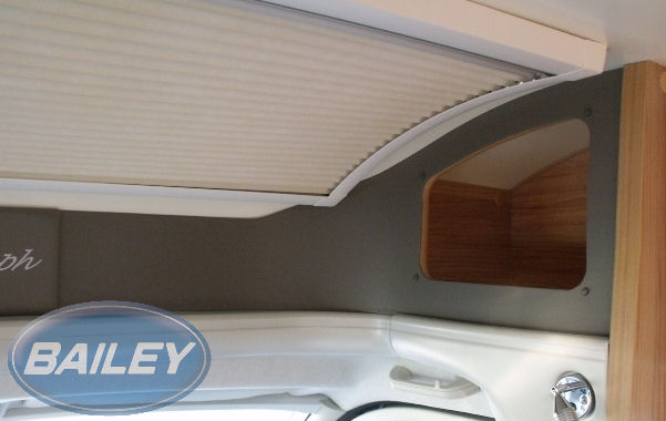 Approach Over Cab Grey Panel 1095x367/162 R/H