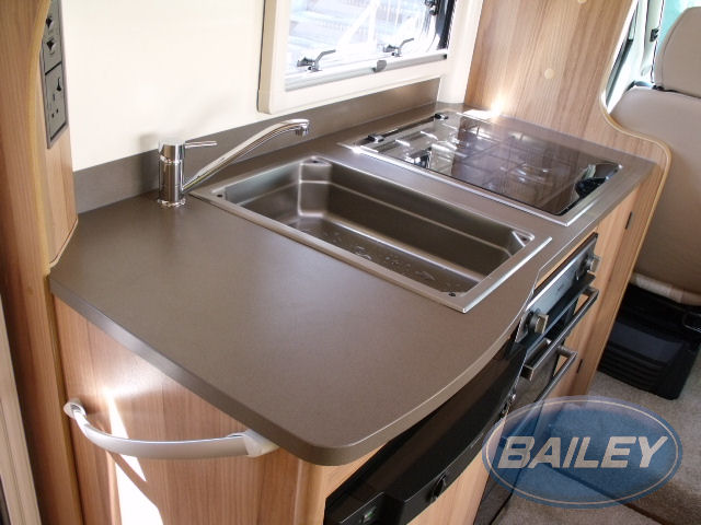 Approach 760SE Kitchen Top and Splashback