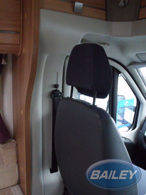 Approach SE N/S B-Pillar Moulding RAL7044