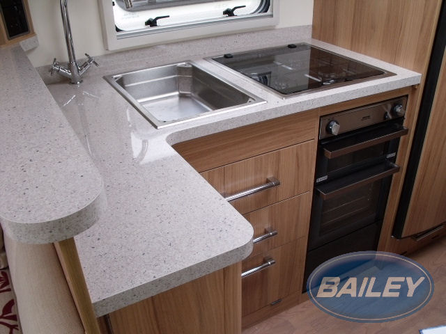 Retreat Willow Kitchen Top and Splashback (cream)