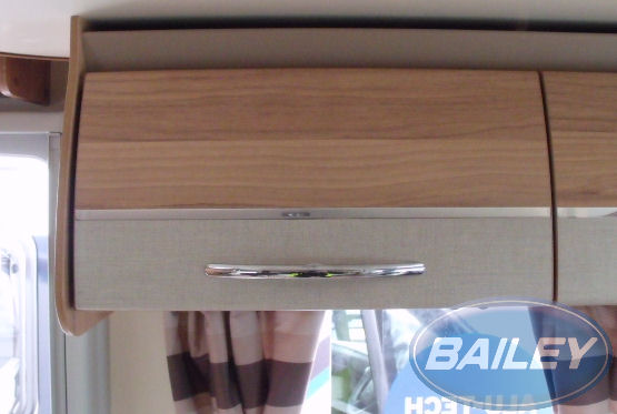 Read more about Approach Compact 231x453 Curved Door product image