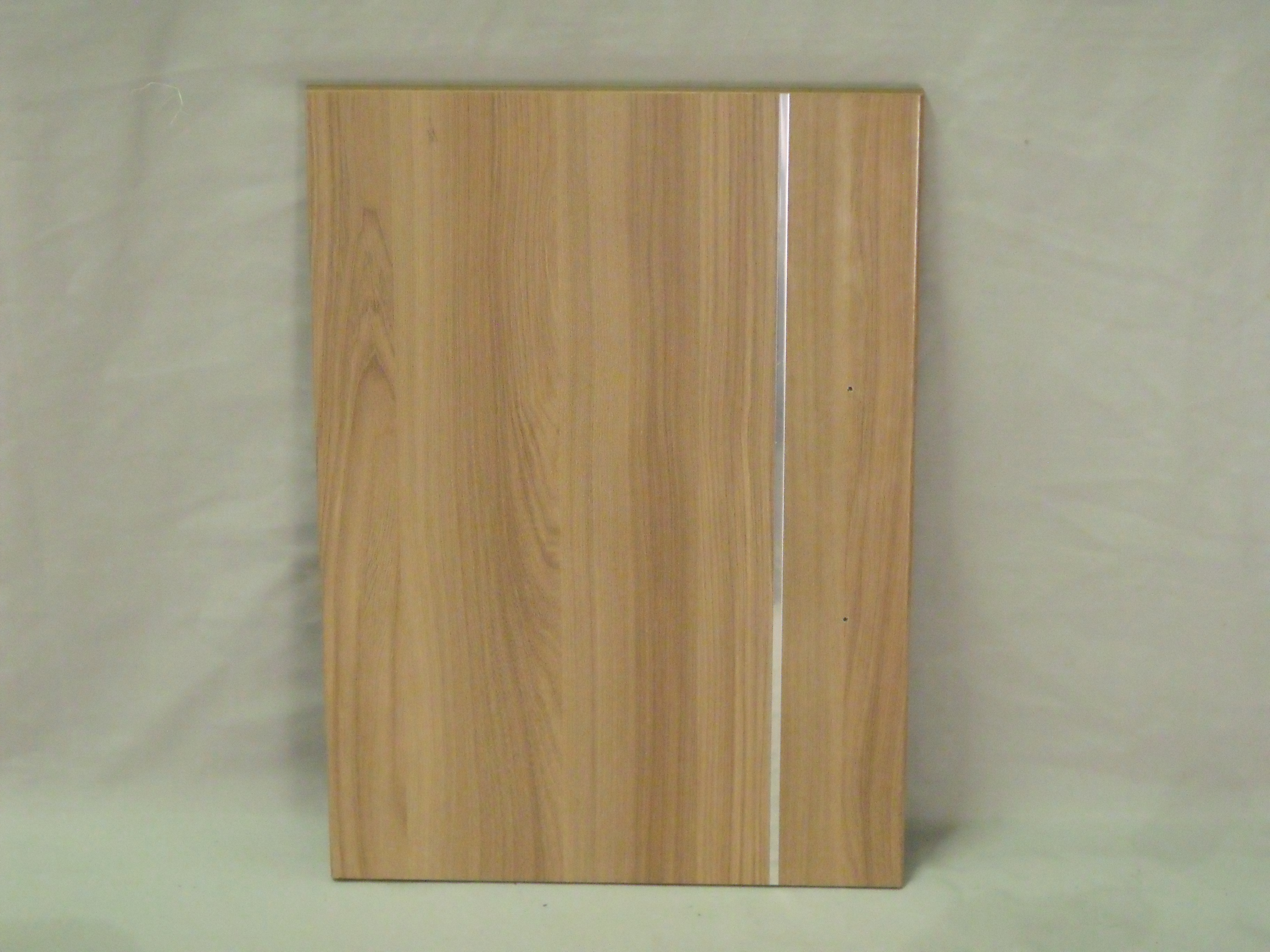 UN3 Bar/Car Locker Door 550x390 mm Mendip Ash