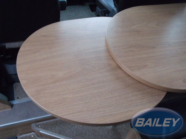 Approach Advance 615 Table 650 x 589mm AAWE21