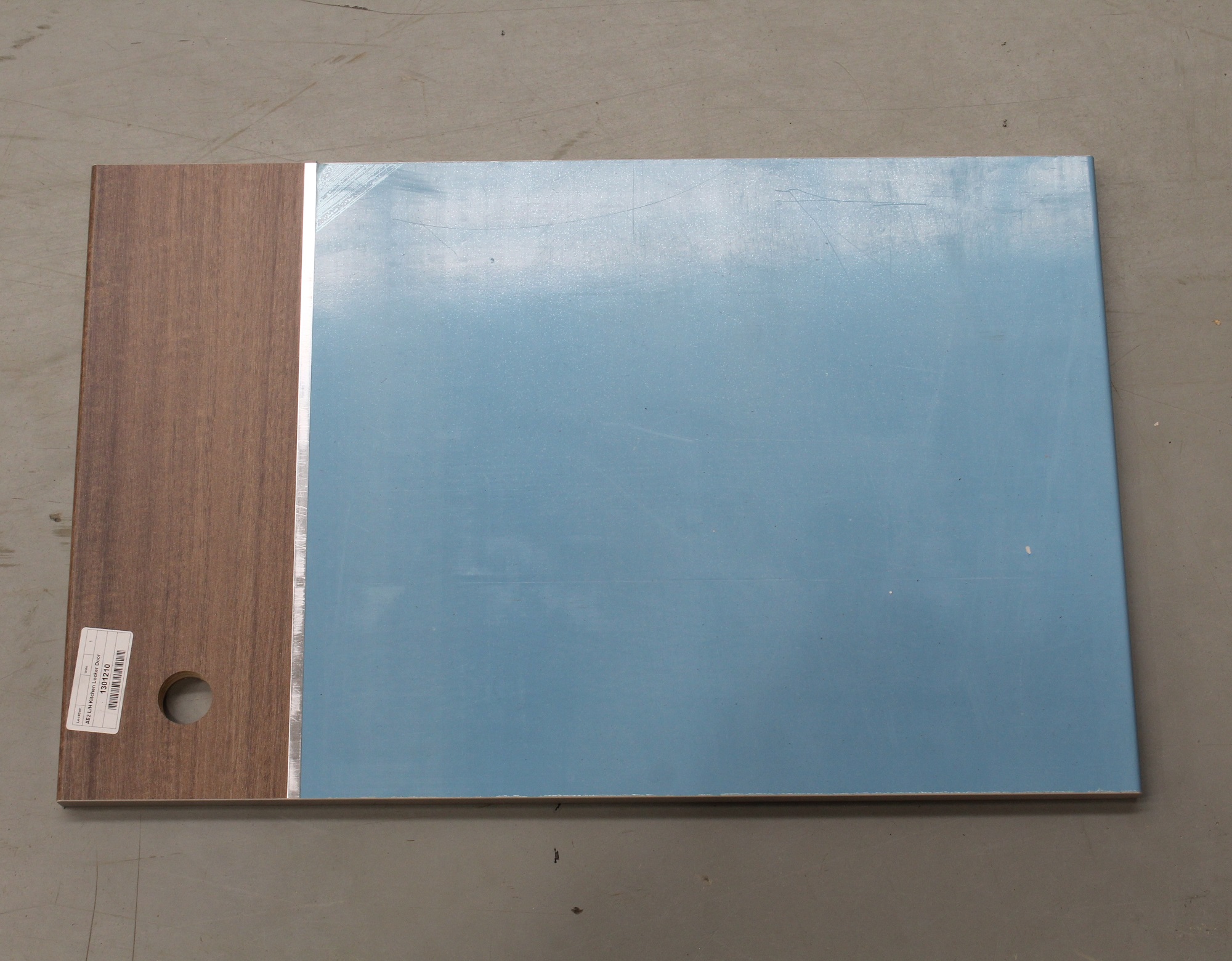 Read more about AE2 AL1 L/H Kitchen Locker Door (Gloss) product image