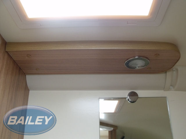 Orion 400/2 Rear Bathroom Light Header