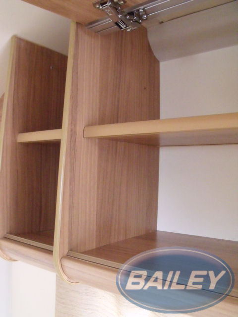 Orion 450/5 Rear Top Locker Centre End