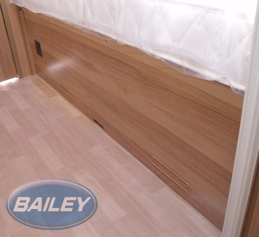 Unicorn II Cadiz Fixed Bed N/S Face