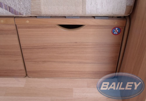 App 740SE Front Bunk Face N/S L/H O/S R/H 476x337