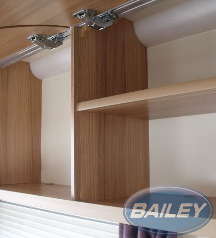 Read more about Uni II Val Cad Car Front Locker O/S Centre Divider product image