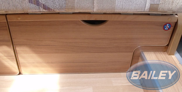 Read more about Approach 740SE Front Bunk Face N/S R/H Shaped product image