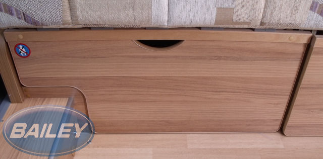 Read more about Approach 740SE Front Bunk Face O/S L/H Shaped product image