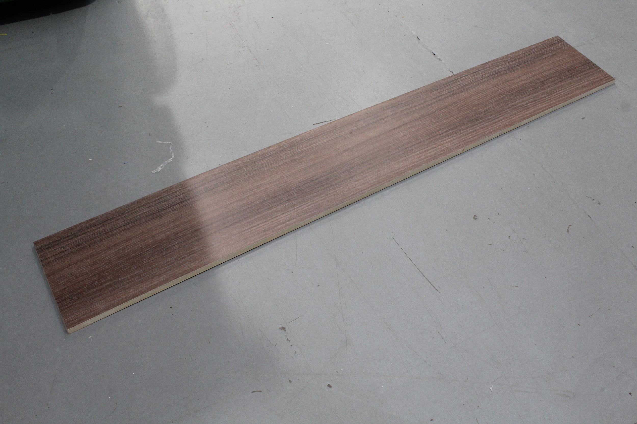 UN4 Valencia Robe Angled Panel