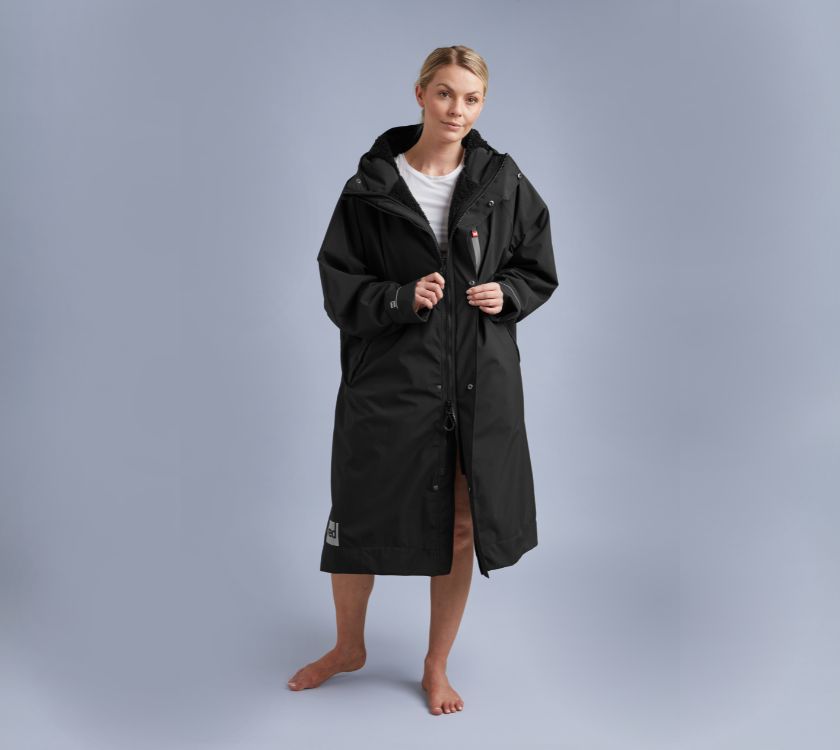 Red Equipment - Alter Evo Changing Robe - Stealth Black - Unisex Medium