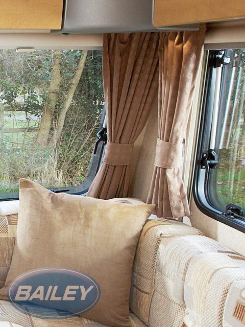 Read more about Series 6 Ranger 620/6 Curtains (Mendip) product image