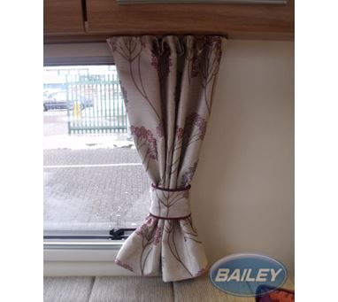 Pursuit 400/2 Curtain Set in Amaro