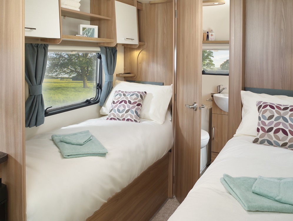 Bedding Set Pursuit II Twin Fixed Bed in Festival