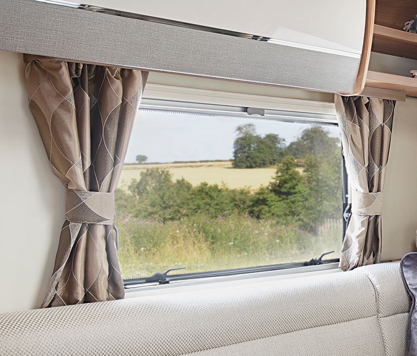 Read more about AH3 Curtain w/ Retainer 820mm Drop x 620mm Wide Farringdon Pair product image